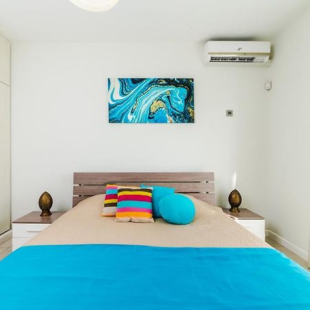 Beachcove Apartment 9 In Pereybere Pereybere Beach Exterior photo