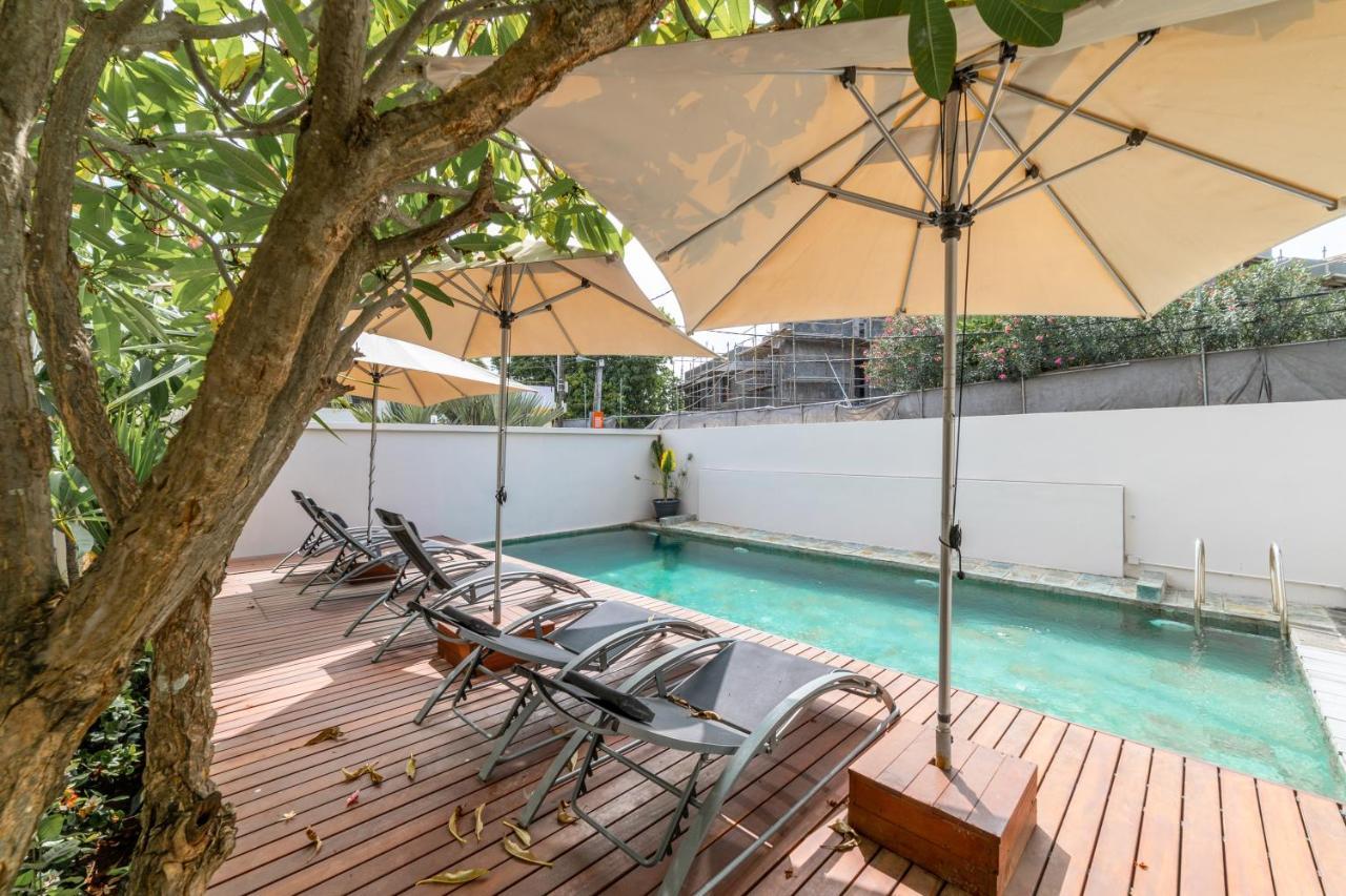 Beachcove Apartment 9 In Pereybere Pereybere Beach Exterior photo