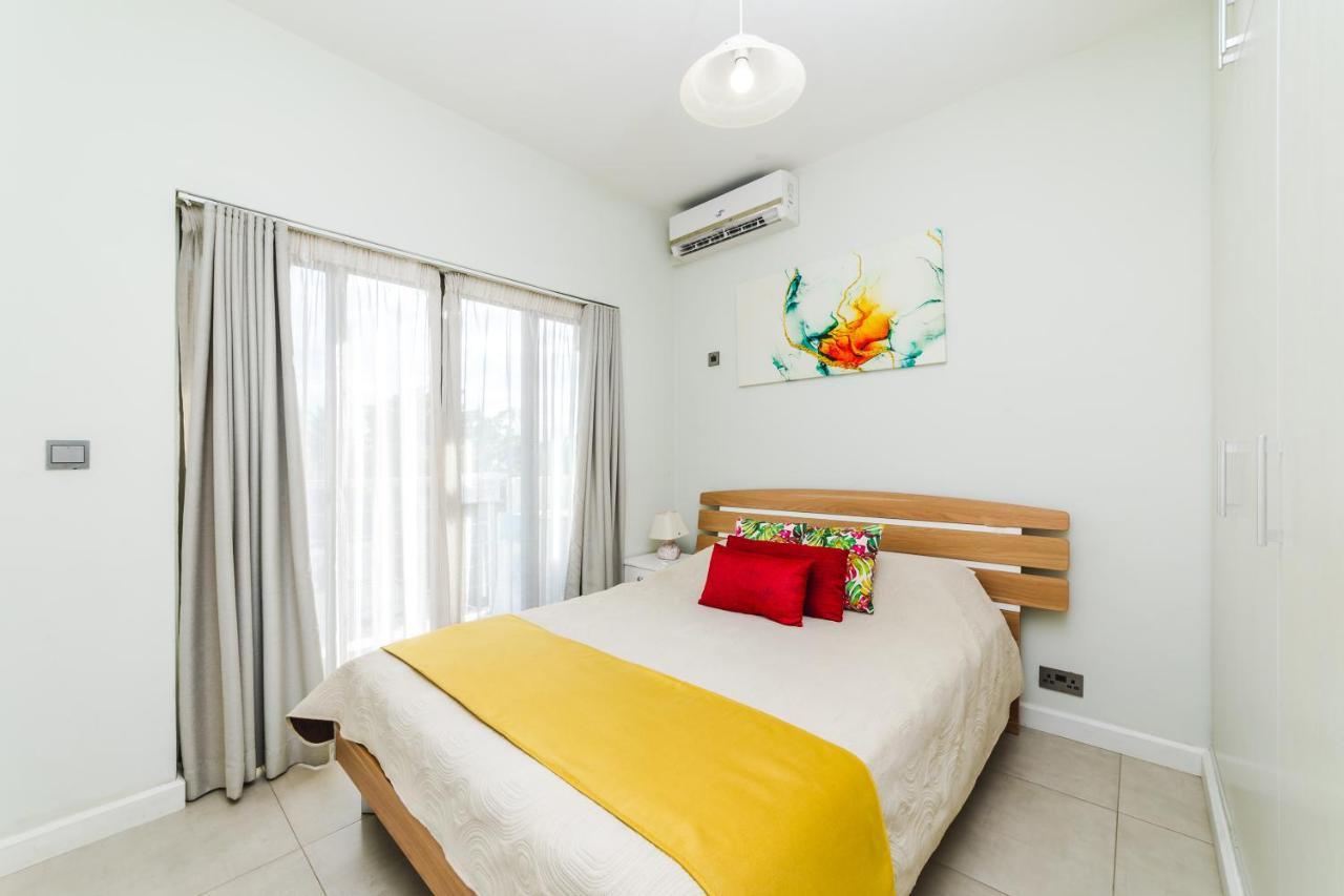 Beachcove Apartment 9 In Pereybere Pereybere Beach Exterior photo