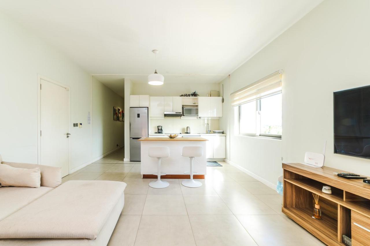 Beachcove Apartment 9 In Pereybere Pereybere Beach Exterior photo