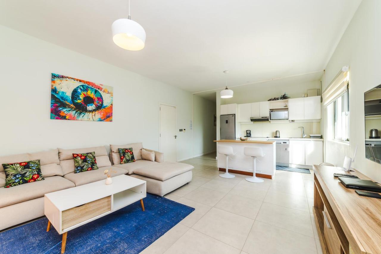 Beachcove Apartment 9 In Pereybere Pereybere Beach Exterior photo